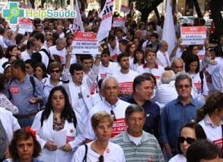 Mil manifestantes protestaram contra a Medida Provisória 568/2012